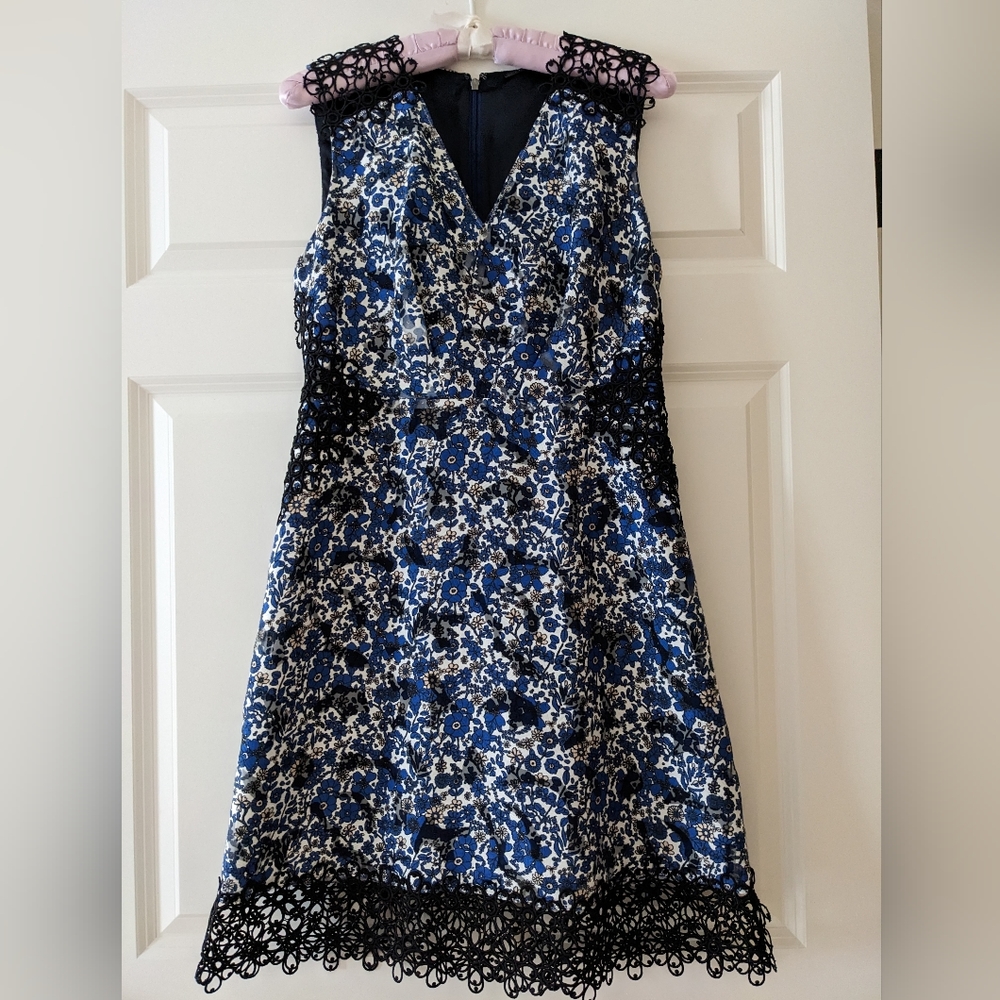 Elie Tahari dress dark floral black applique hem details sleeveless blue 8